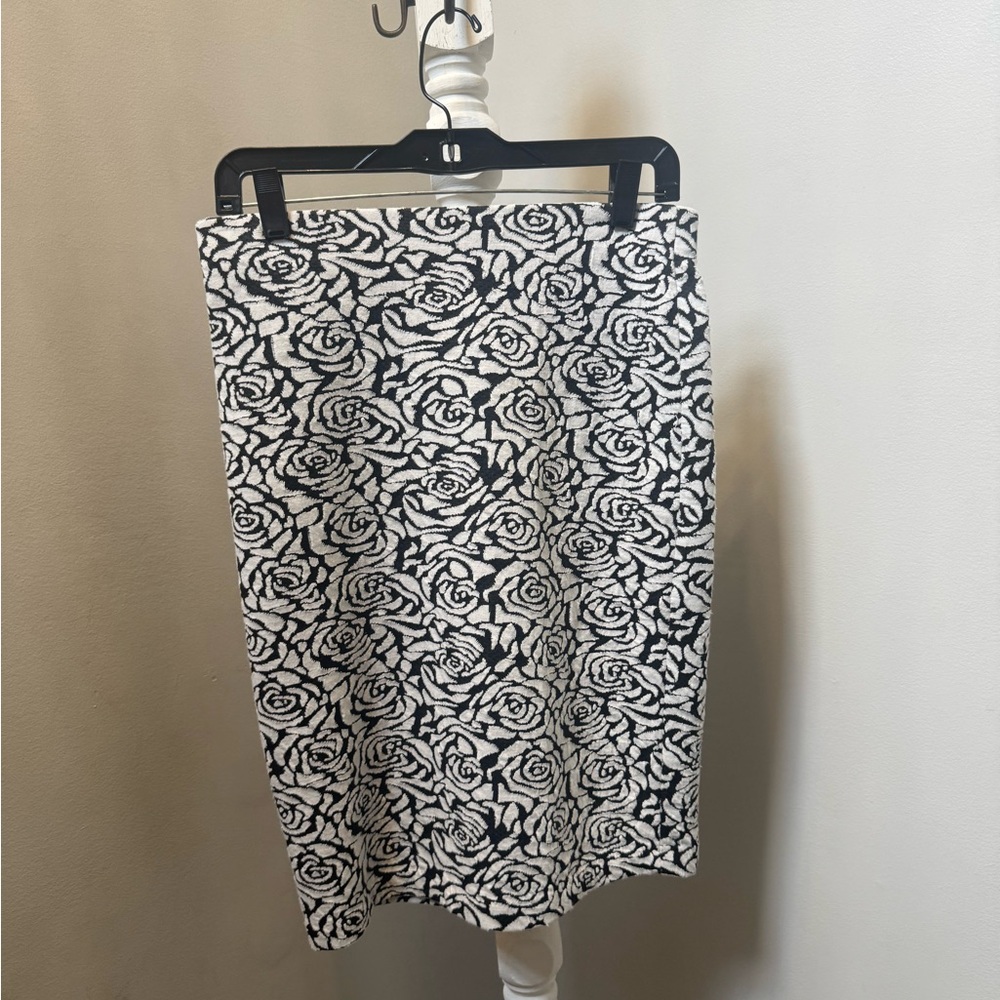 Philosophy Black & White Floral Jacquard Pencil Skirt | Size 6
